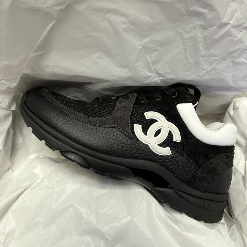 Chanel CC Logo Sneaker Black/White