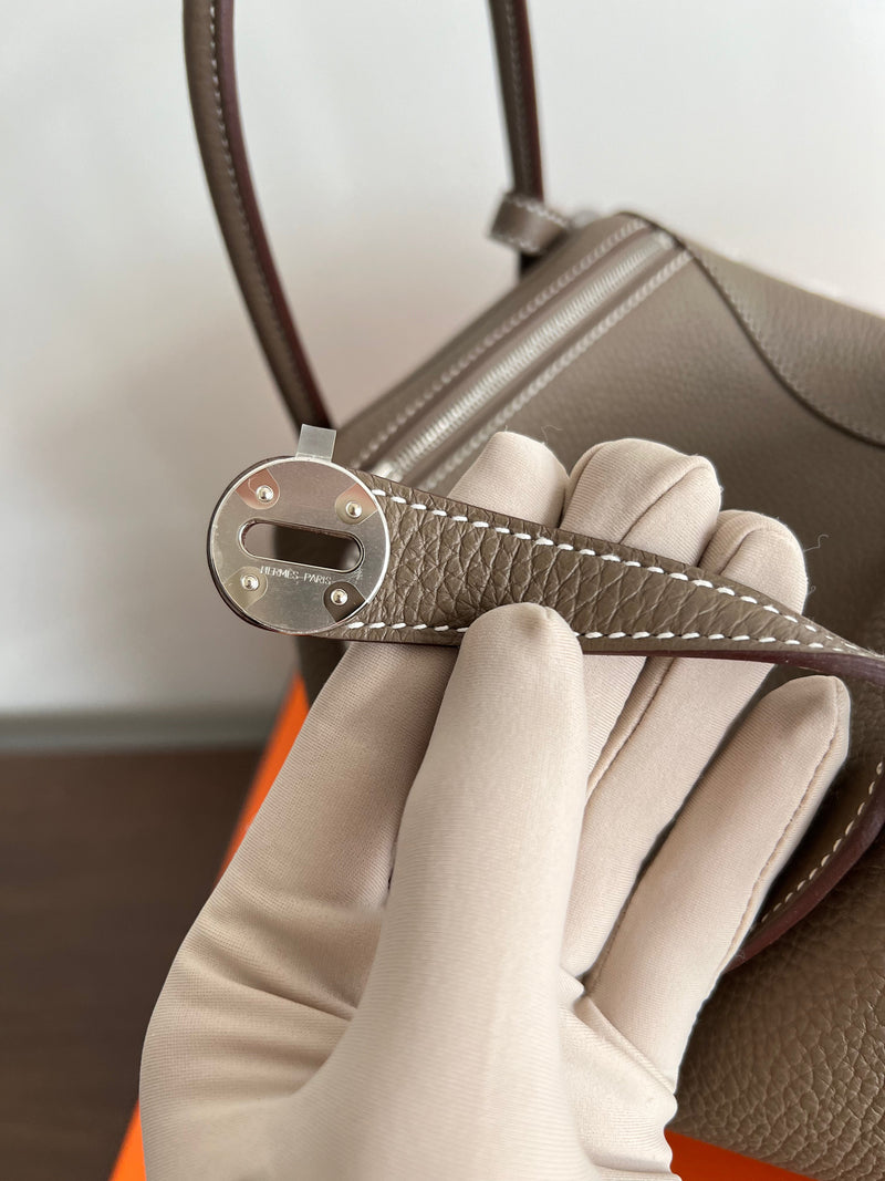 Hermès Lindy 26 Etoupe Clemence PHW