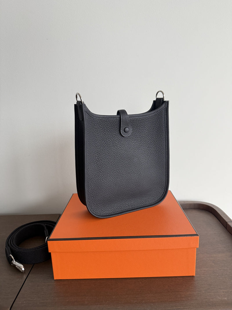 Hermès Mini Evelyne 16 Bag Caban Clemence PHW