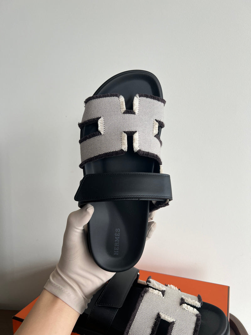 Hermès Chypre Sandals (Prunoir/Noir)