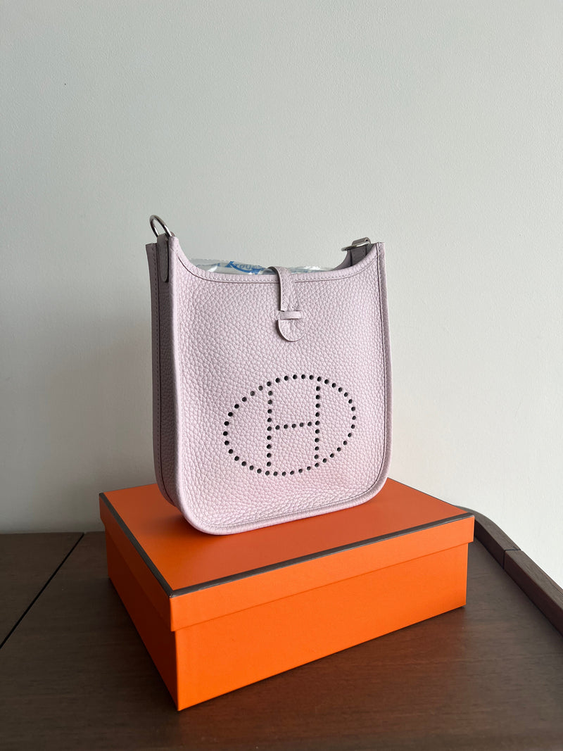 Hermès Mini Evelyne 16 Mauve Pale Clemence PHW