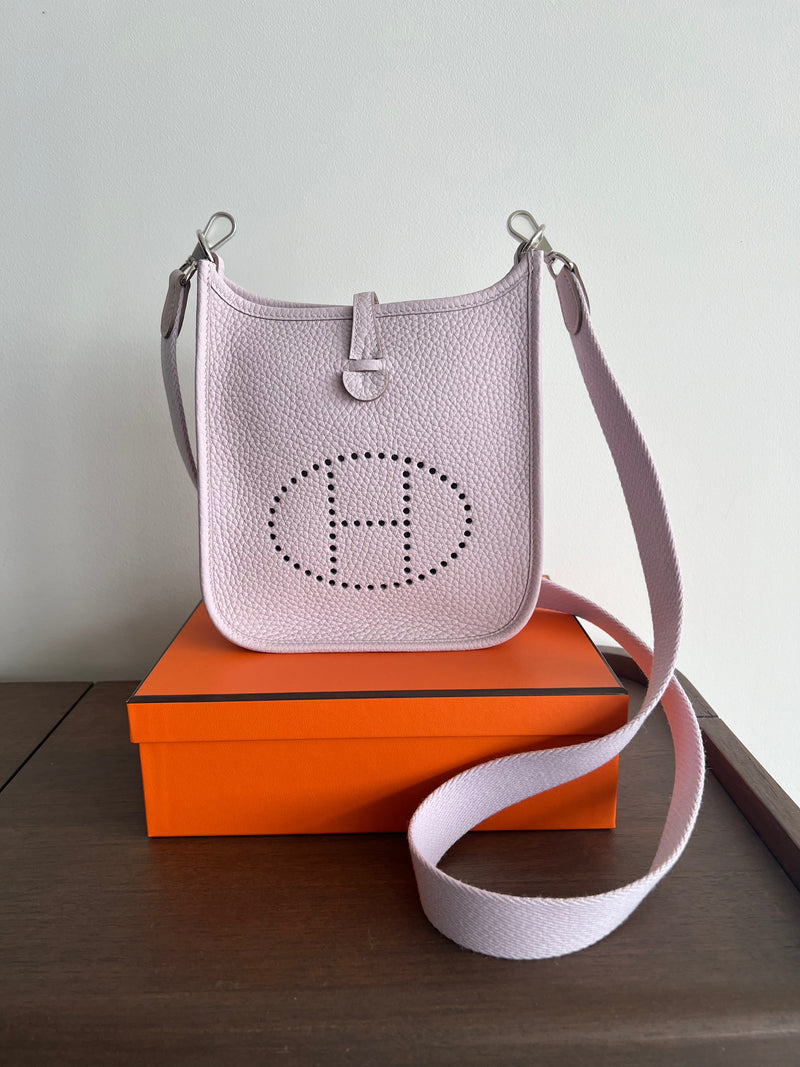 Hermès Mini Evelyne 16 Mauve Pale Clemence PHW