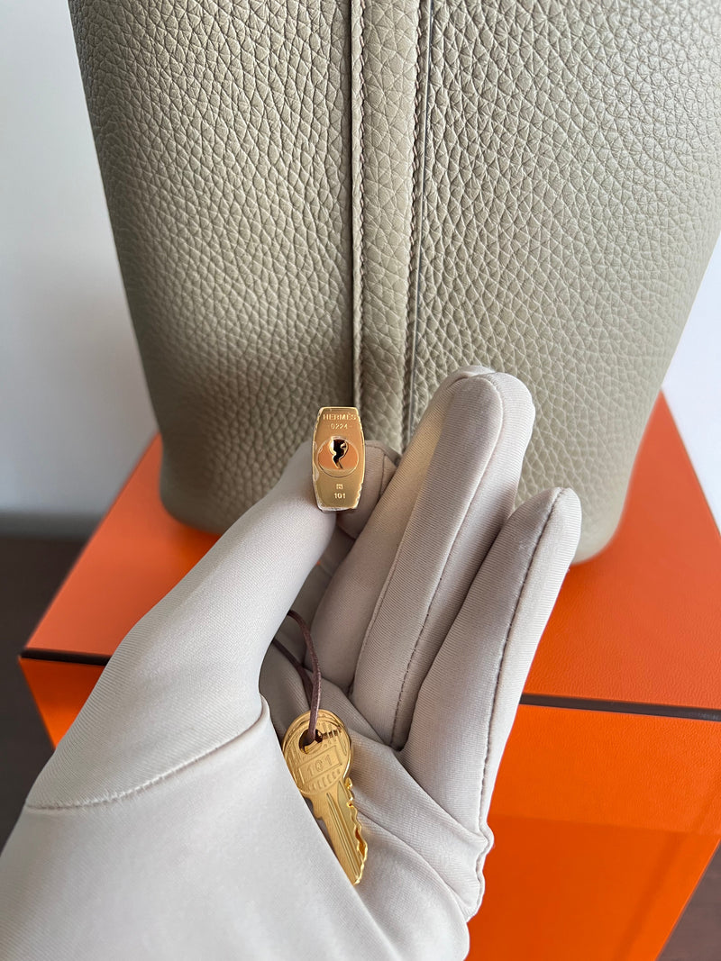 Hermès Picotin 18cm Beige Marfa GHW