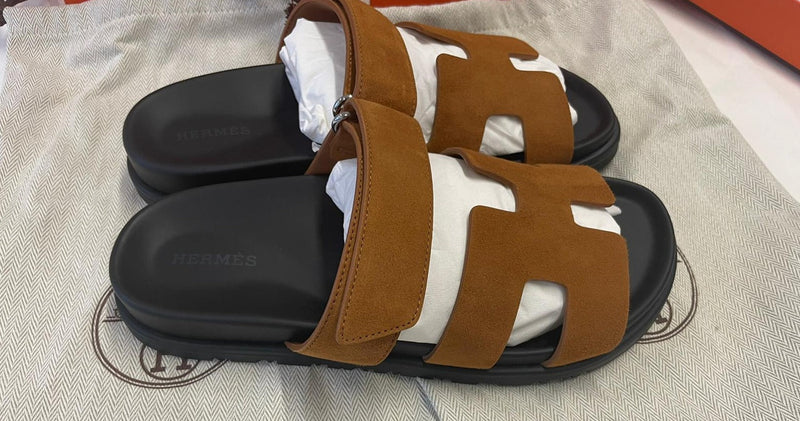 Hermès Chypre Sandals Suede (Naturel/Black)