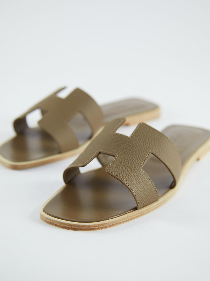 Hermès Oran Sandals (Etoupe)