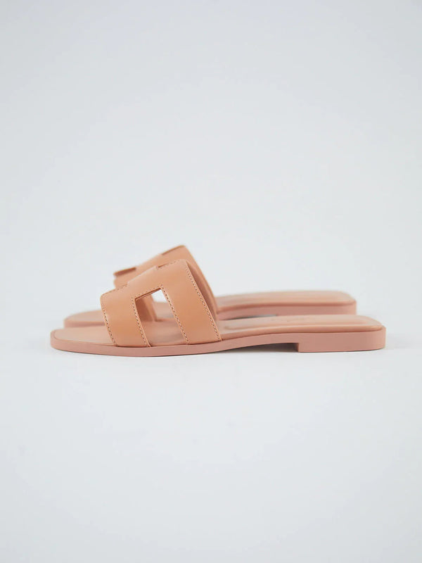 Hermès Oran Sandals (Granit Rose)