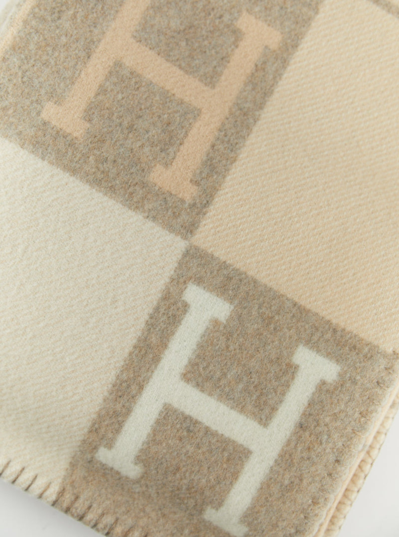 Hermès Avalon III Throw Blanket (Coco/Camomille)