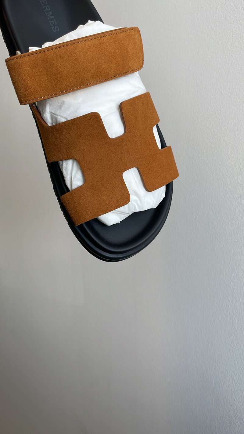 Hermès Chypre Sandals Suede (Naturel/Black)