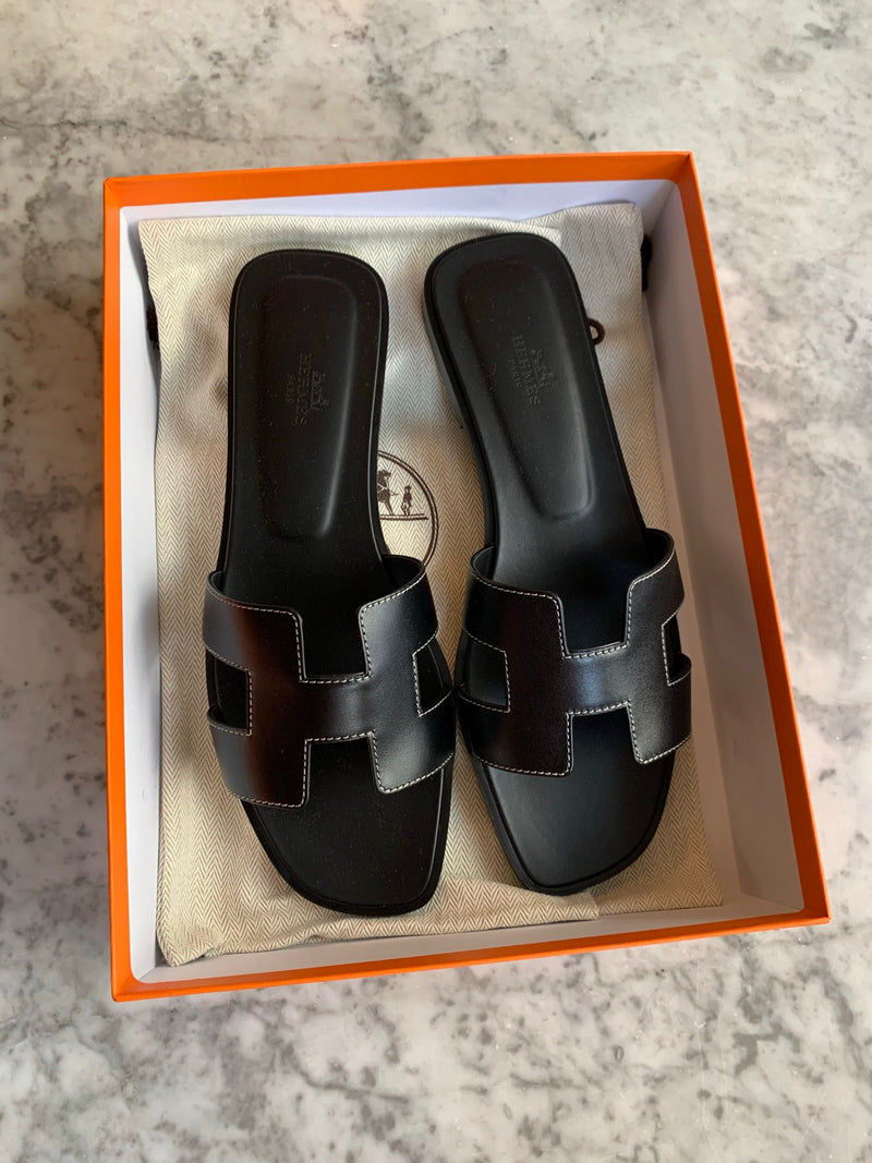 Hermès Oran Sandals (Black)